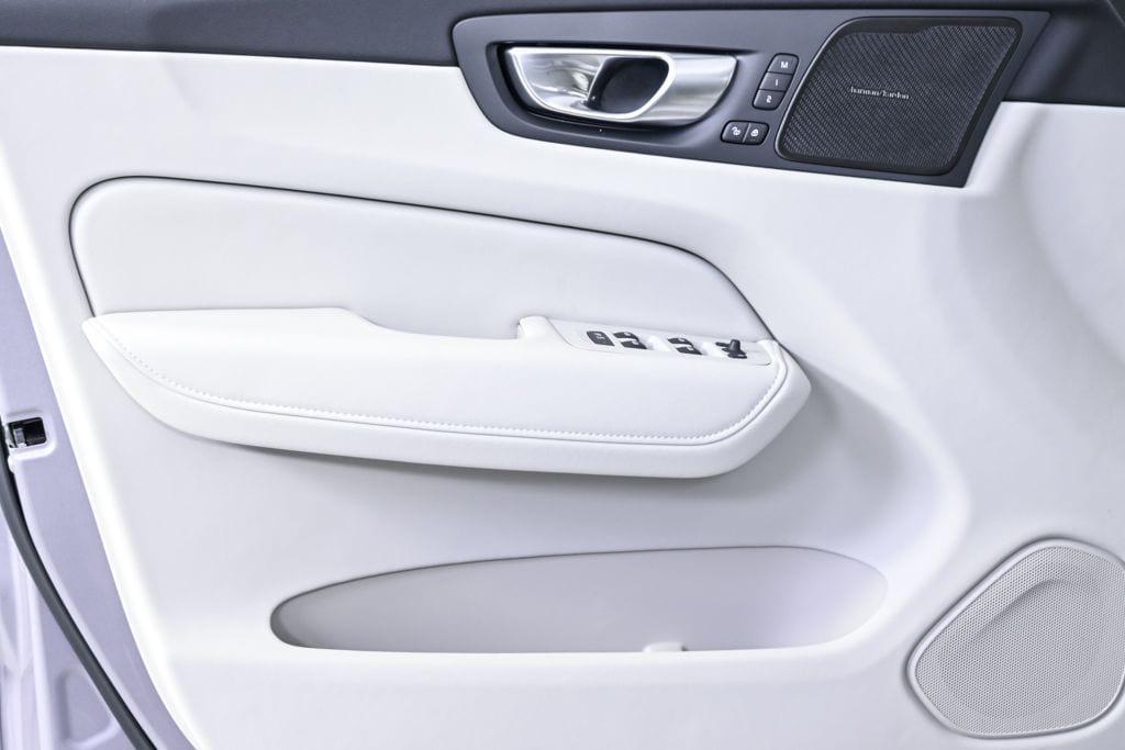 new 2026 Volvo XC60 car, priced at $64,324