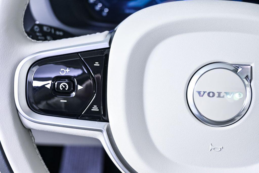 new 2026 Volvo XC60 car, priced at $63,525