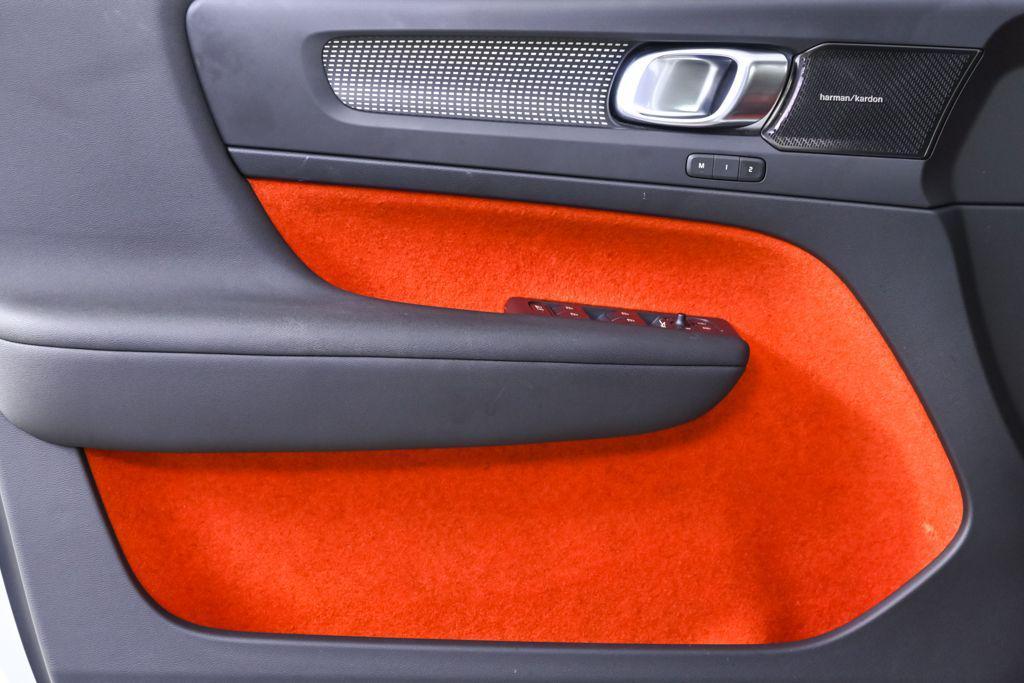 used 2019 Volvo XC40 car, priced at $20,121