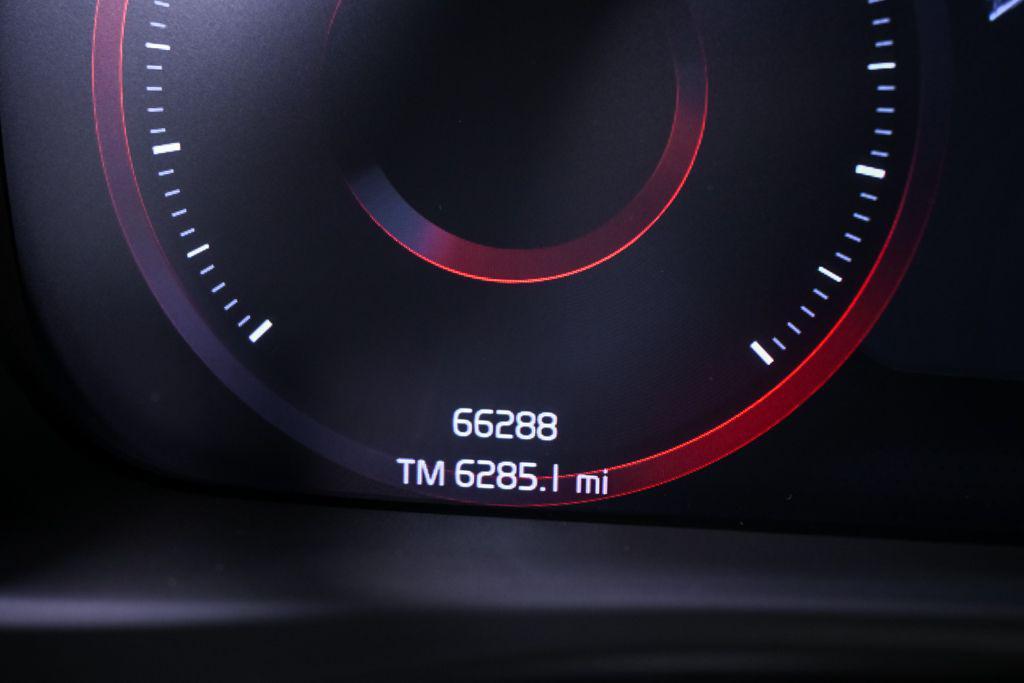 used 2019 Volvo XC40 car, priced at $20,121