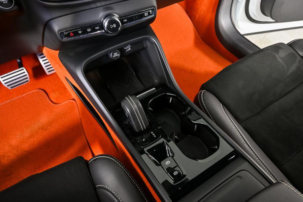 used 2019 Volvo XC40 car, priced at $20,121