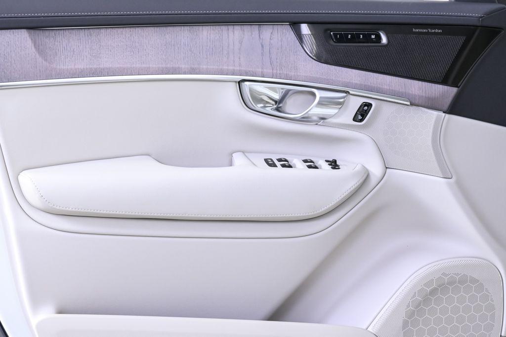 new 2026 Volvo XC90 car, priced at $75,155