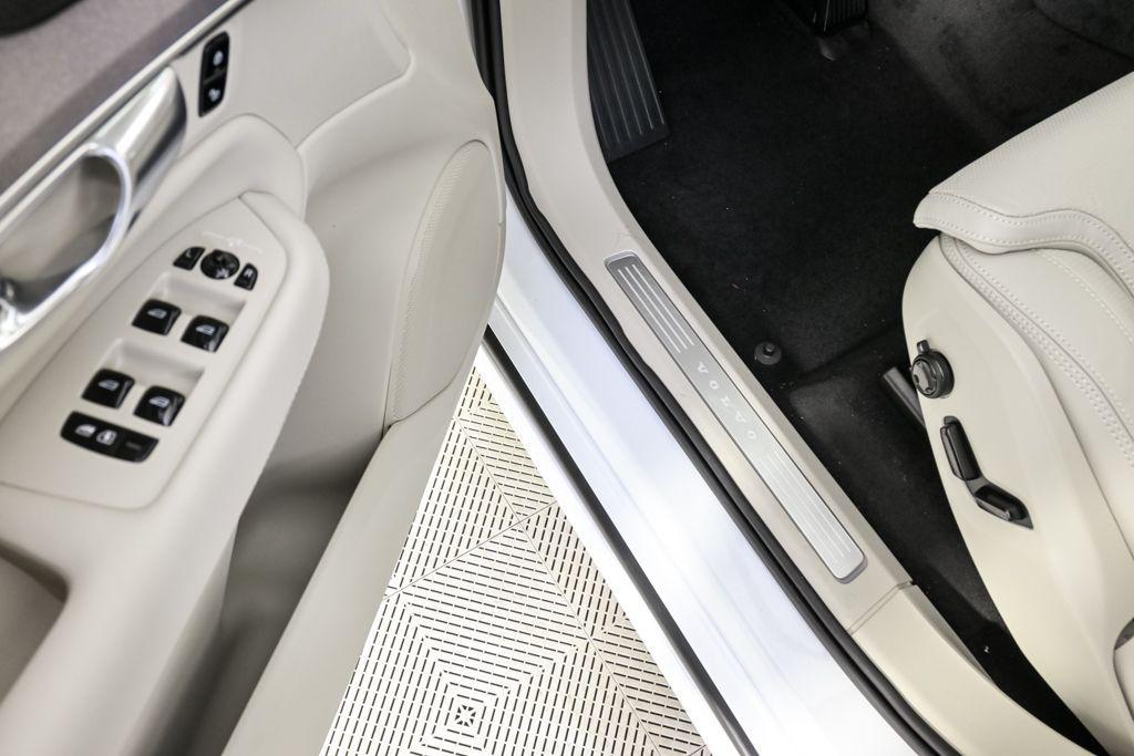 new 2026 Volvo XC90 car, priced at $75,155