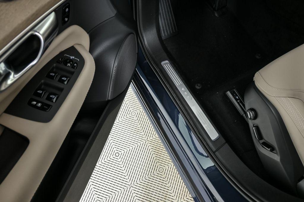 new 2026 Volvo XC90 car, priced at $71,525