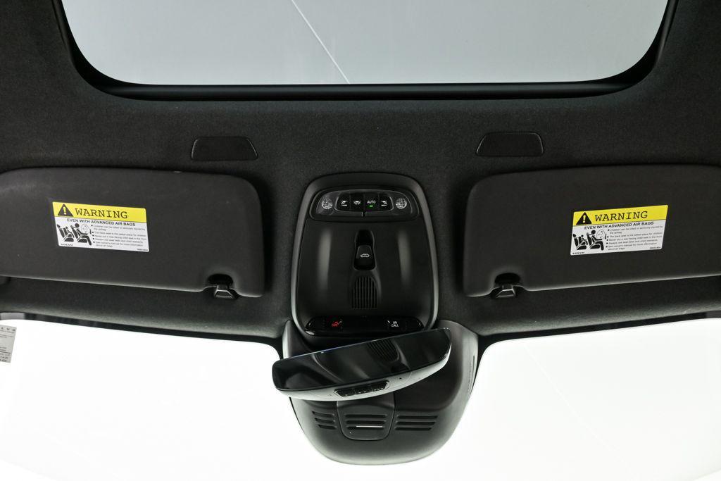 used 2021 Volvo XC40 car, priced at $22,306