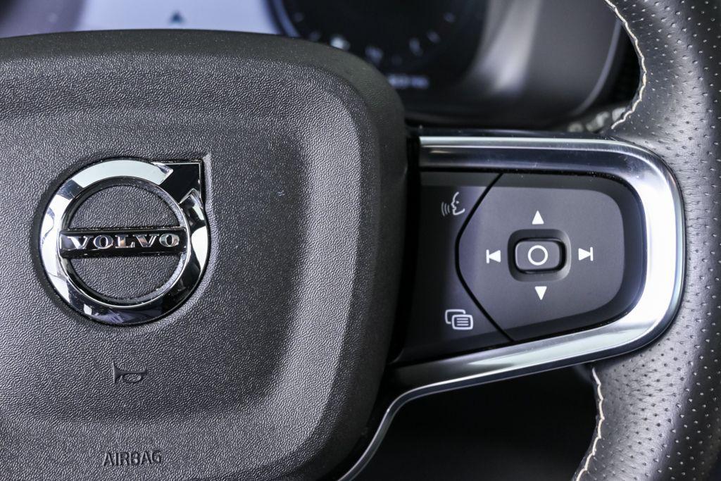 used 2021 Volvo XC40 car, priced at $22,306