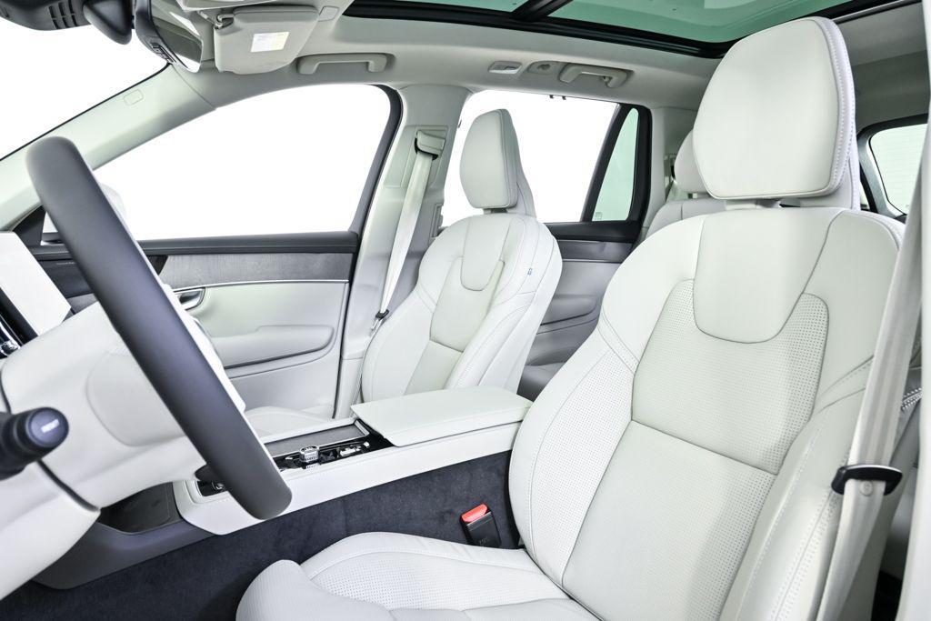 new 2026 Volvo XC90 car, priced at $75,155