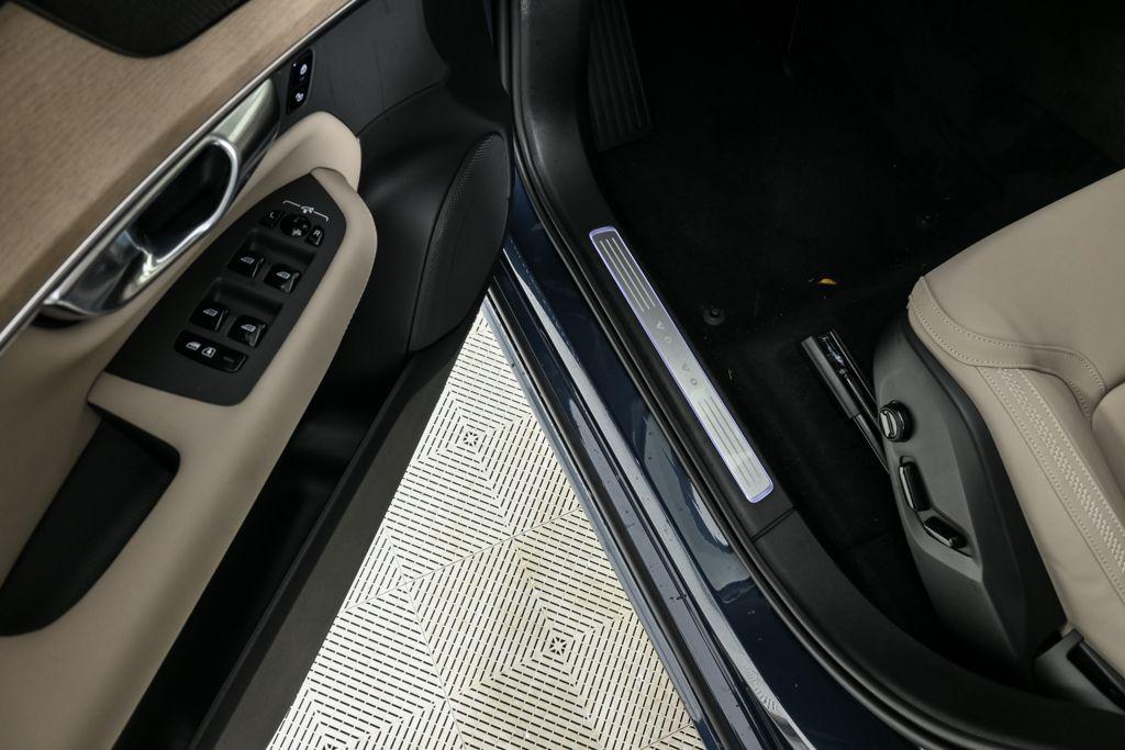 new 2026 Volvo XC90 car, priced at $71,825