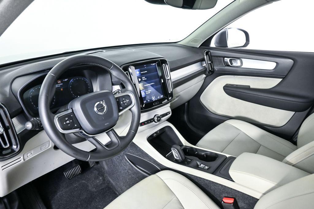 used 2019 Volvo XC40 car, priced at $21,980