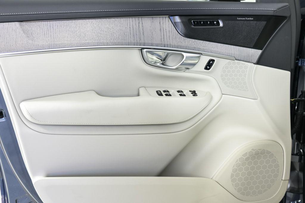 new 2026 Volvo XC90 car, priced at $75,155