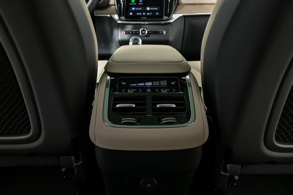 new 2026 Volvo XC90 car, priced at $71,825