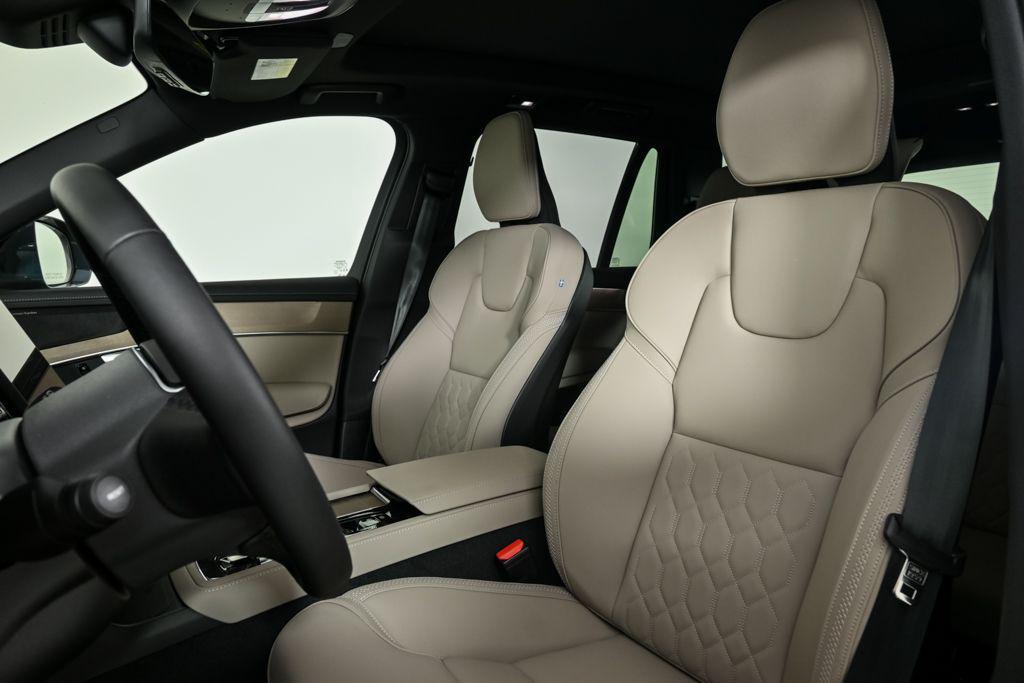new 2026 Volvo XC90 car, priced at $71,825