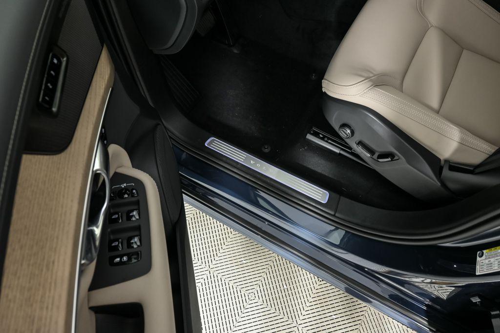 new 2026 Volvo XC90 car, priced at $71,825