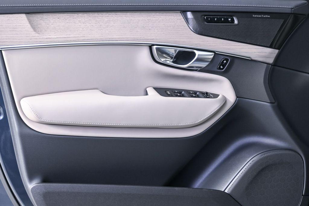 new 2026 Volvo XC90 Plug-In Hybrid car, priced at $85,745