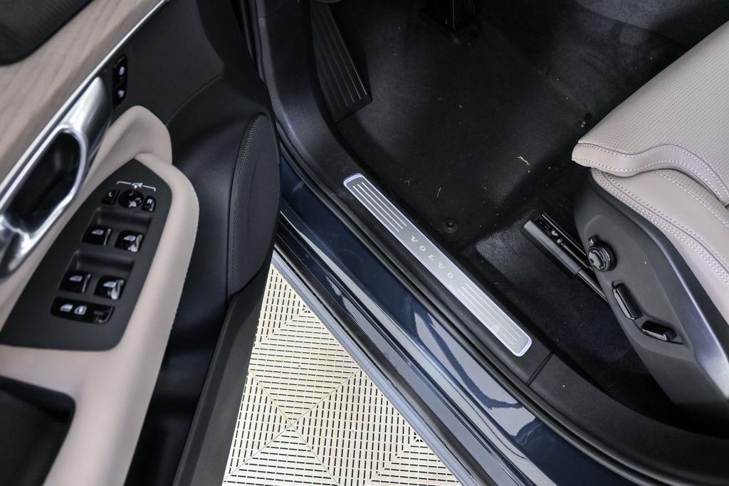 new 2026 Volvo XC90 Plug-In Hybrid car, priced at $85,745