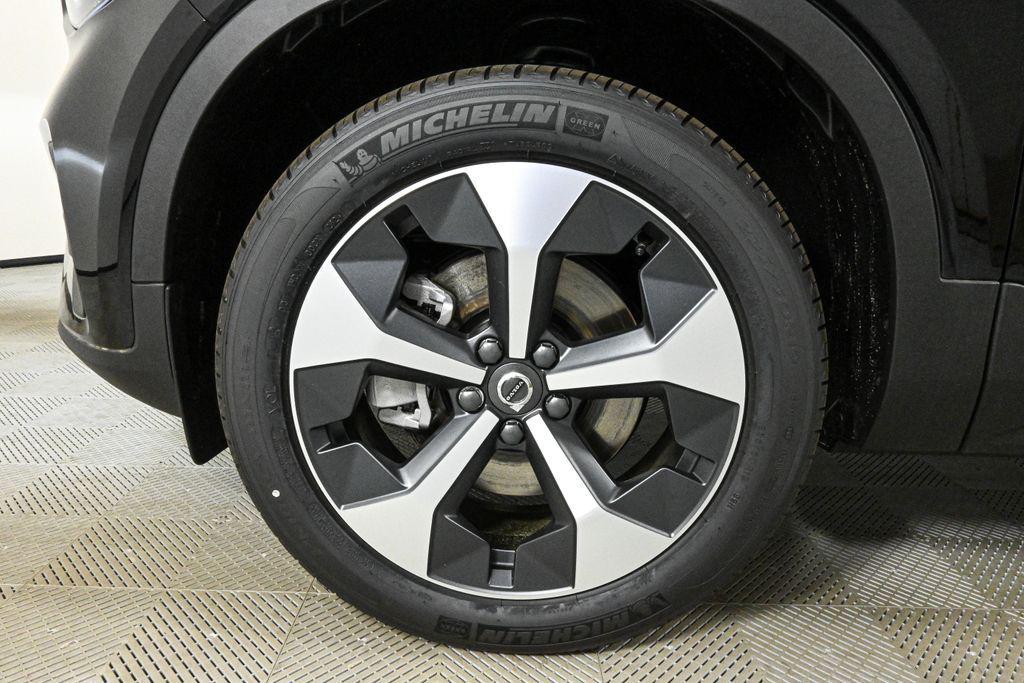 used 2025 Volvo XC40 car, priced at $31,457