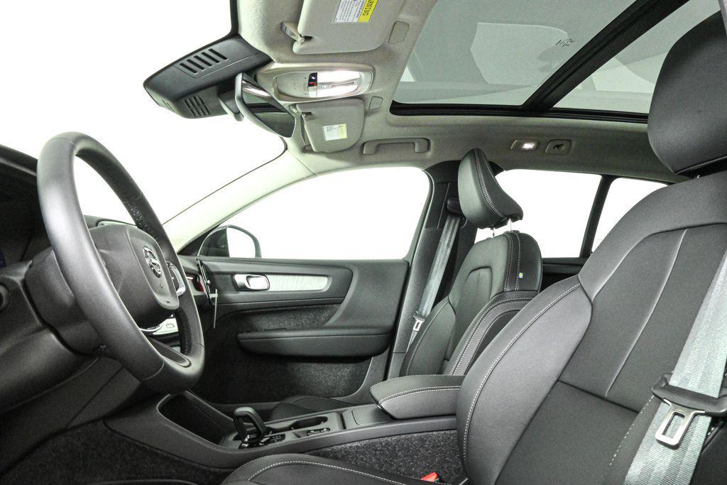 used 2025 Volvo XC40 car, priced at $31,457