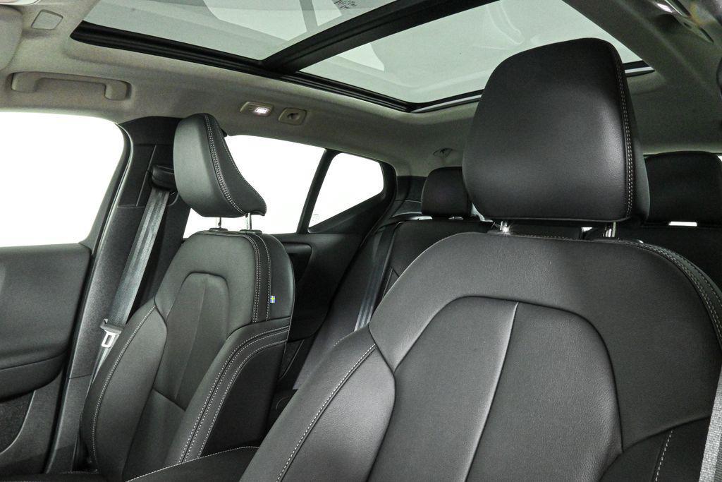 used 2025 Volvo XC40 car, priced at $31,457