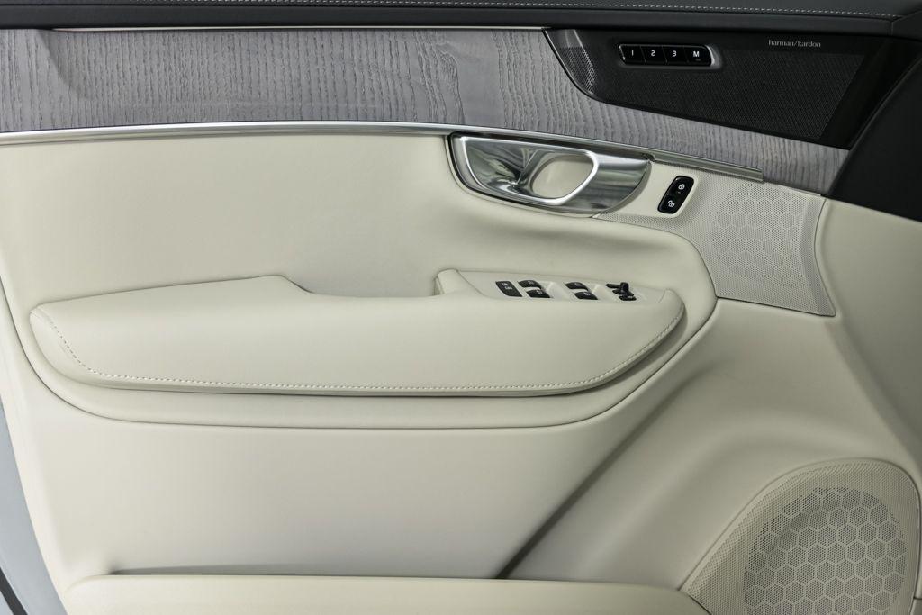 new 2026 Volvo XC90 car, priced at $75,155