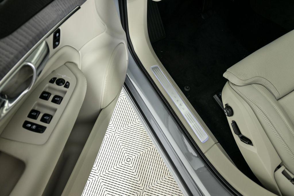 new 2026 Volvo XC90 car, priced at $75,155