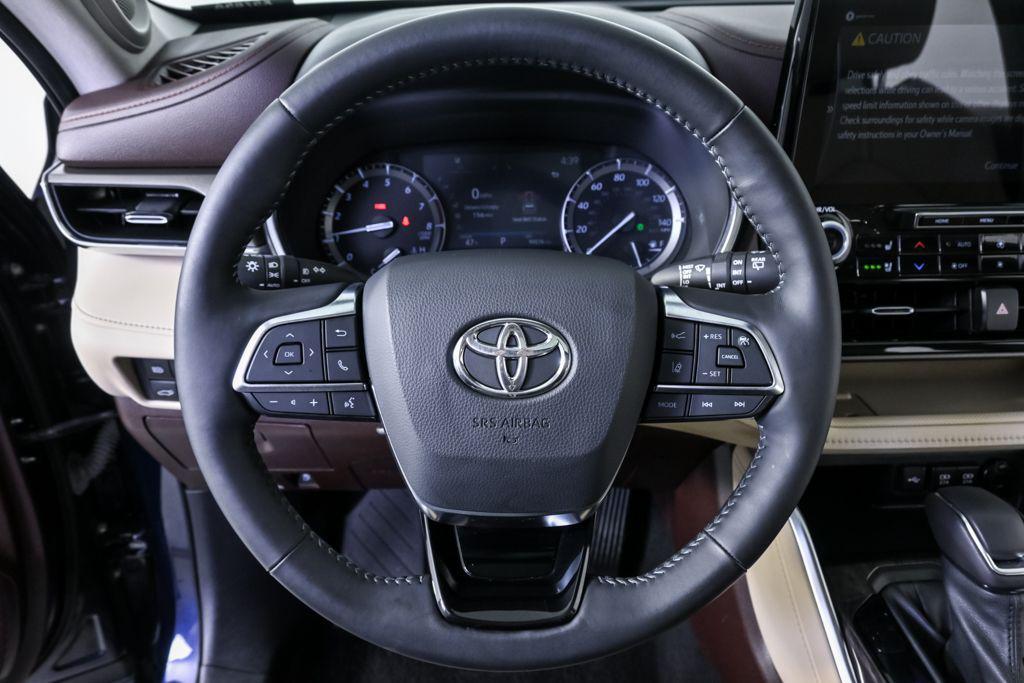 used 2021 Toyota Highlander car, priced at $26,874
