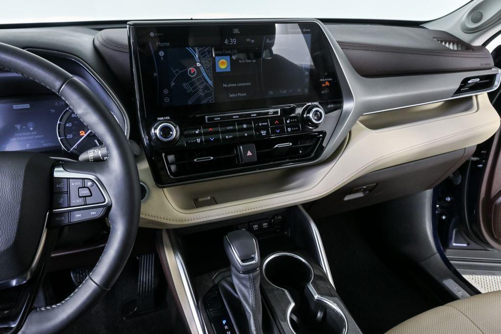 used 2021 Toyota Highlander car, priced at $26,874