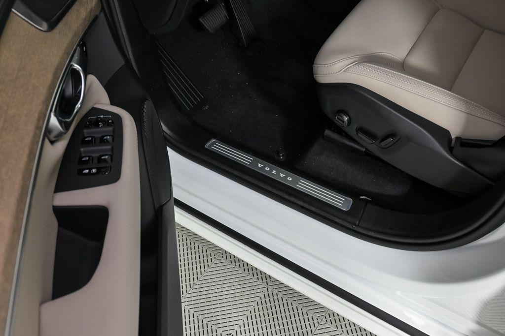 new 2026 Volvo XC90 car, priced at $67,275