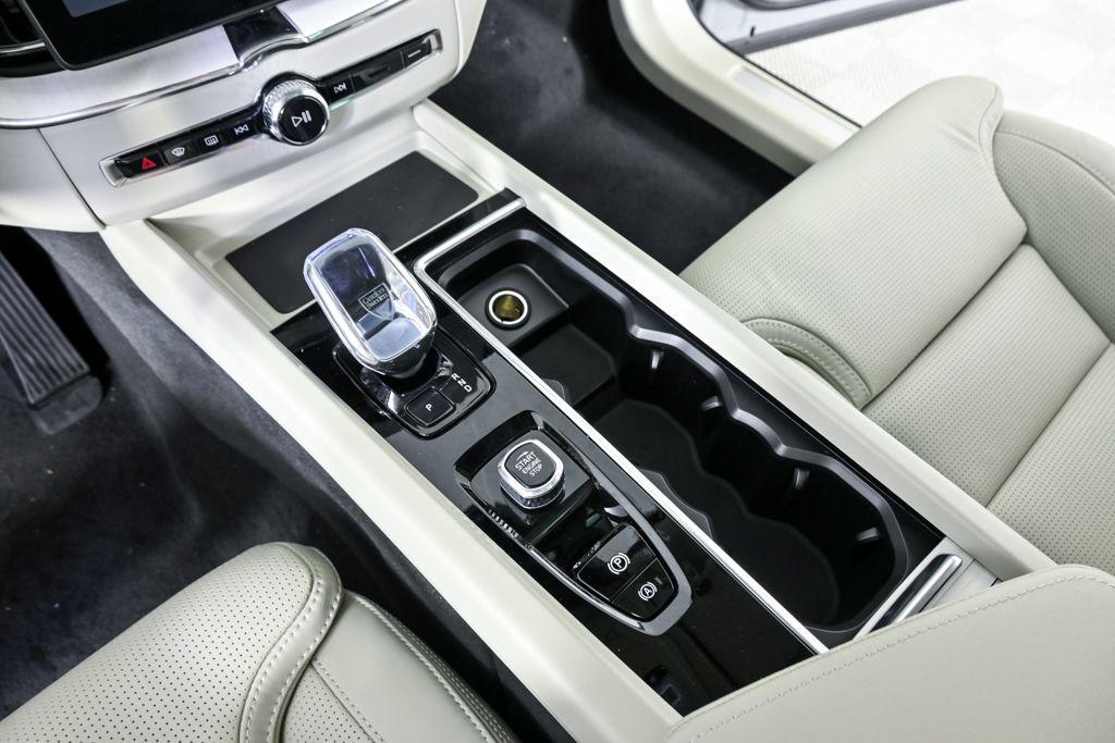 new 2026 Volvo XC60 Plug-In Hybrid car, priced at $75,235