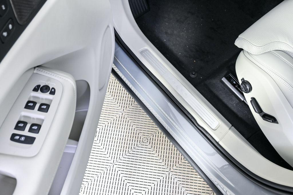 new 2026 Volvo XC60 Plug-In Hybrid car, priced at $75,235