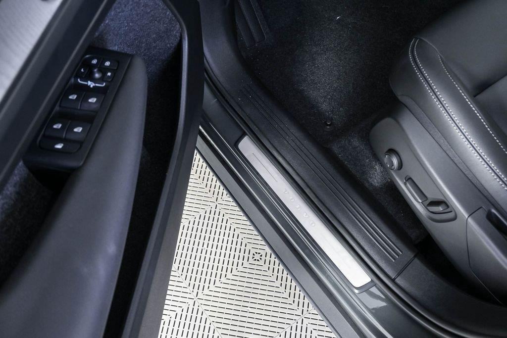new 2026 Volvo XC40 car, priced at $46,894