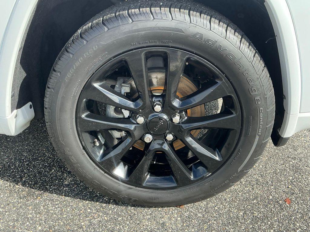 used 2018 Jeep Grand Cherokee car, priced at $13,993