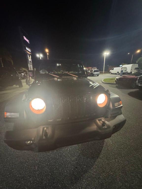 used 2020 Jeep Gladiator car, priced at $27,282