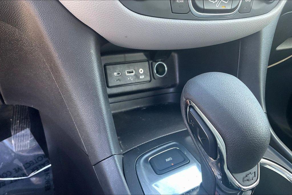 used 2024 Chevrolet Equinox car, priced at $18,995