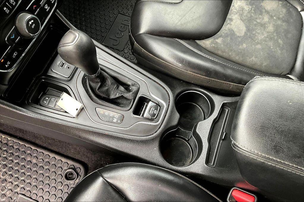 used 2019 Jeep Cherokee car, priced at $10,650