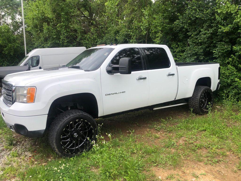 used 2014 GMC Sierra 2500 car, priced at $34,960