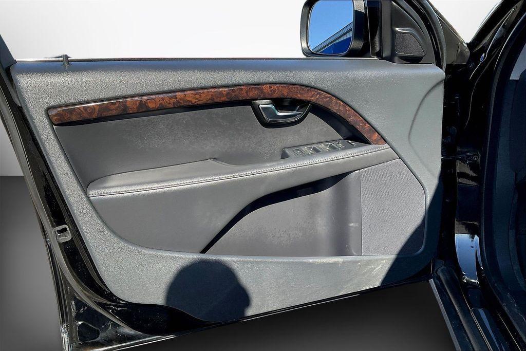 used 2016 Volvo XC70 car, priced at $12,920