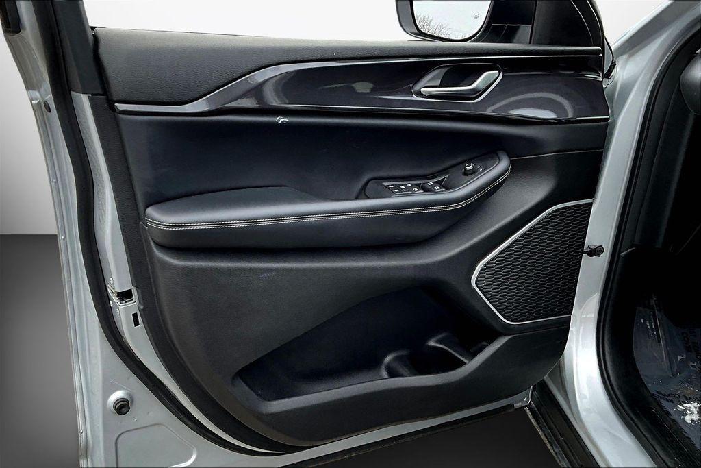 used 2021 Jeep Grand Cherokee L car, priced at $24,235