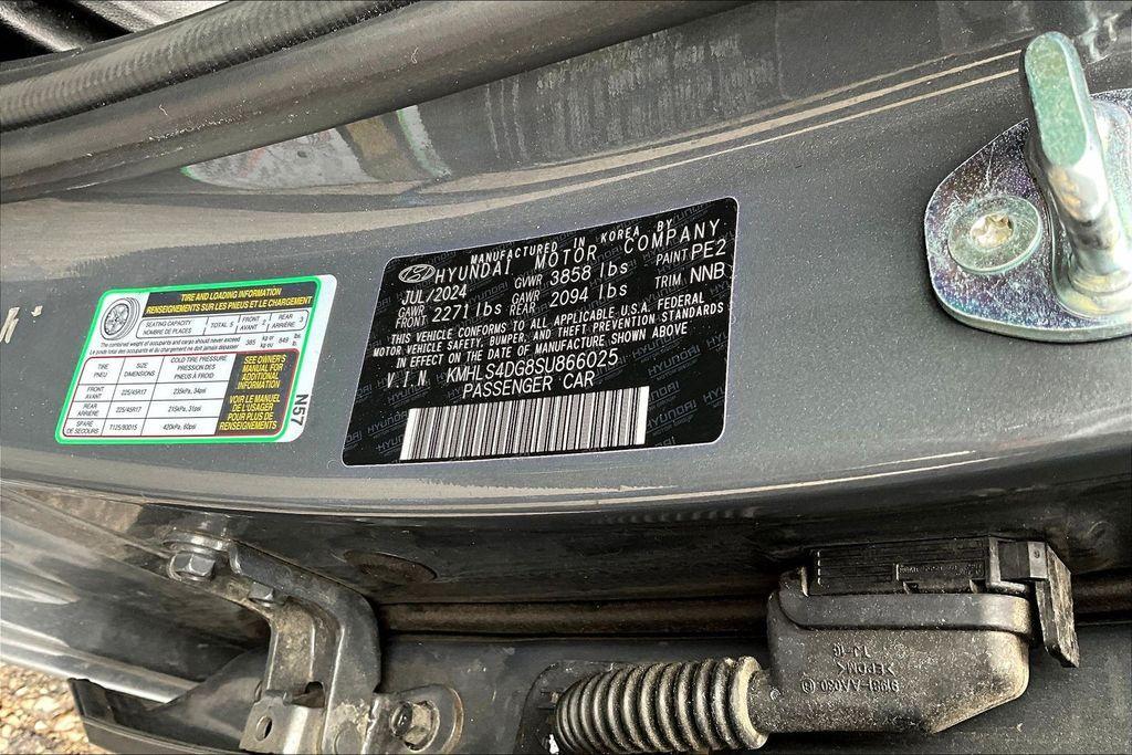 used 2025 Hyundai Elantra car, priced at $21,925