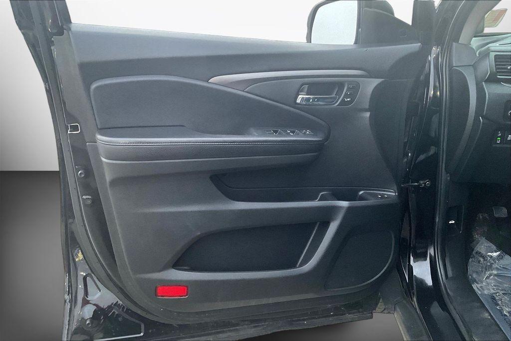 used 2021 Honda Pilot car, priced at $24,220