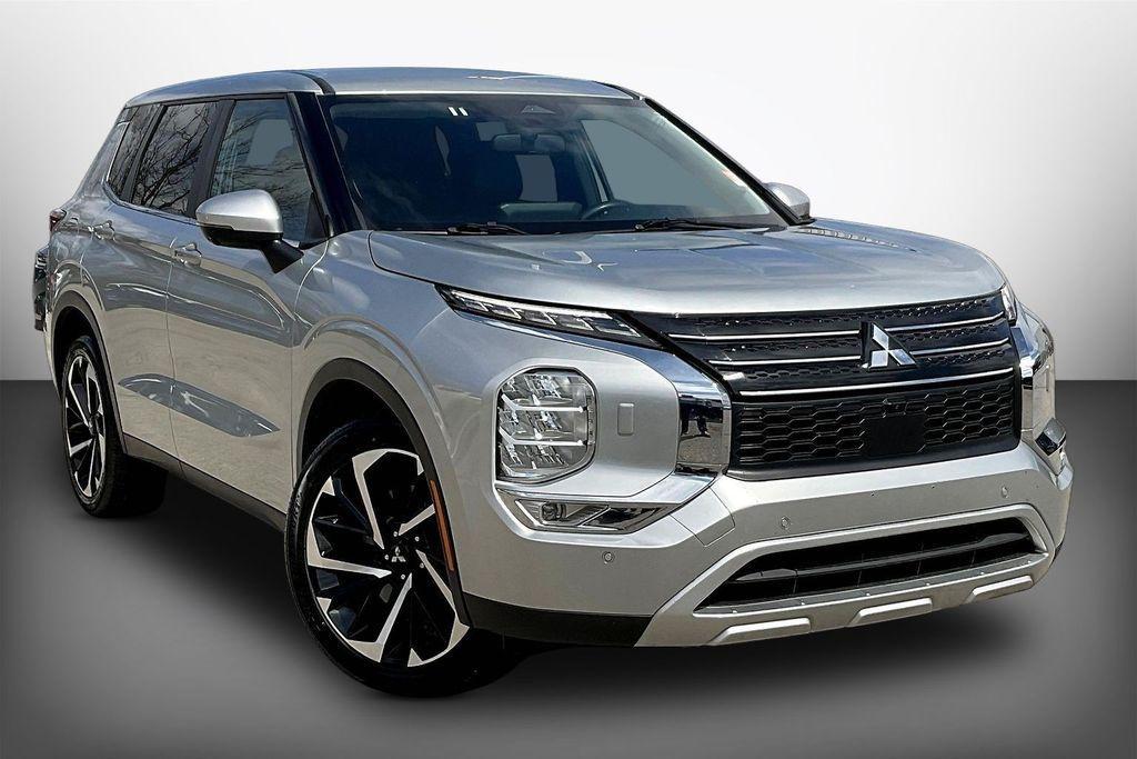 used 2024 Mitsubishi Outlander car, priced at $24,655