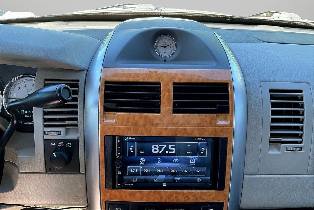 used 2008 Chrysler Aspen car