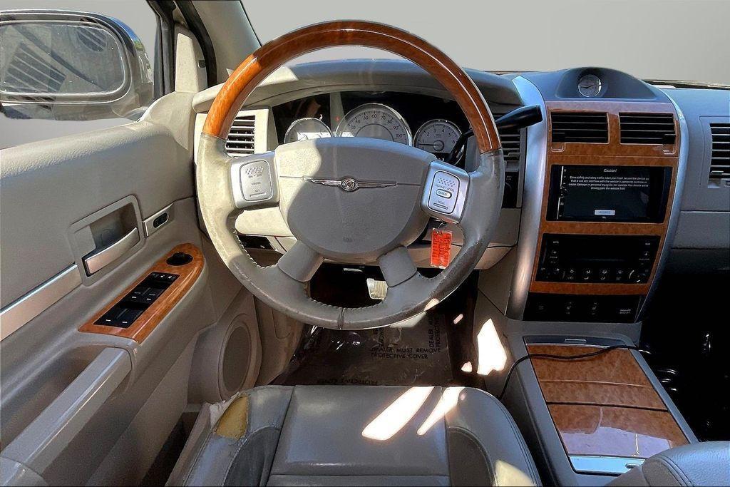 used 2008 Chrysler Aspen car
