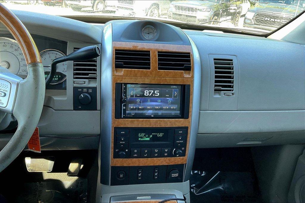 used 2008 Chrysler Aspen car