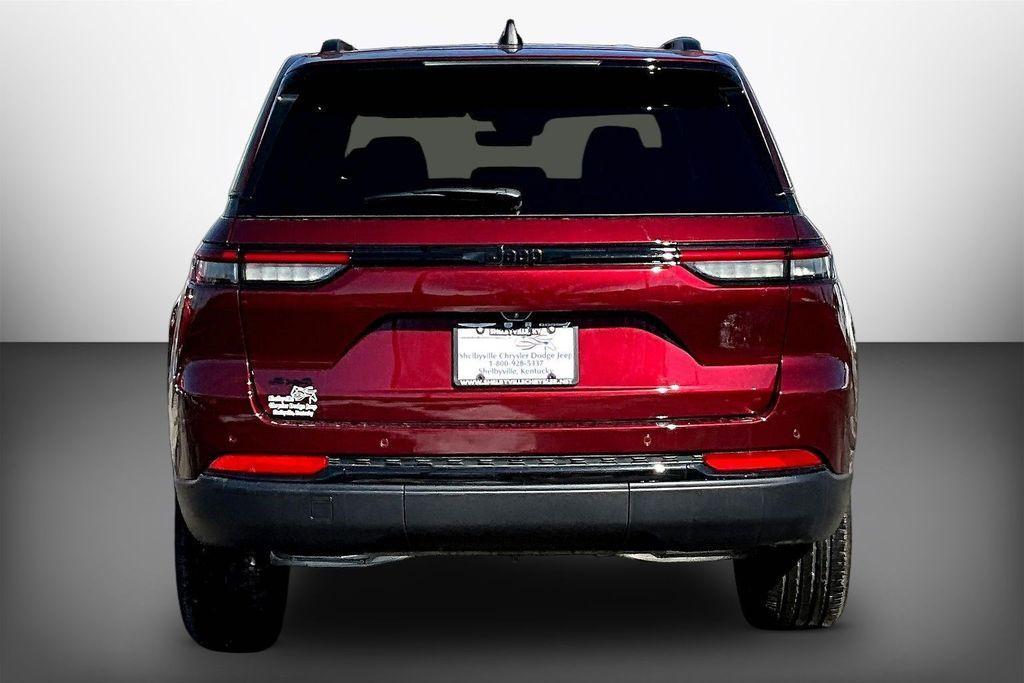 new 2025 Jeep Grand Cherokee car, priced at $40,125