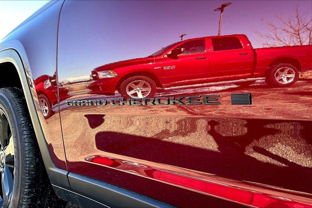 new 2025 Jeep Grand Cherokee car, priced at $40,125