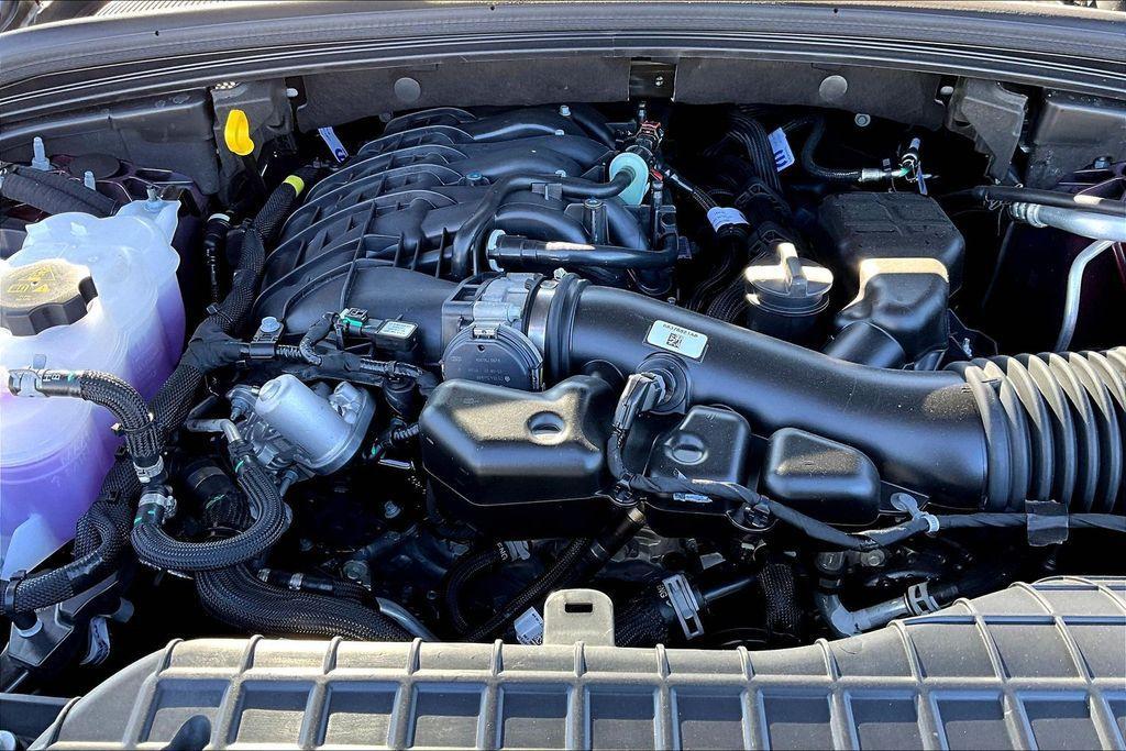 new 2025 Jeep Grand Cherokee car, priced at $40,125