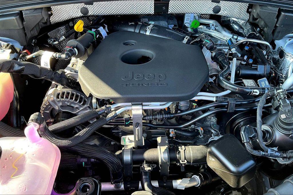 new 2026 Jeep Grand Cherokee car, priced at $43,980