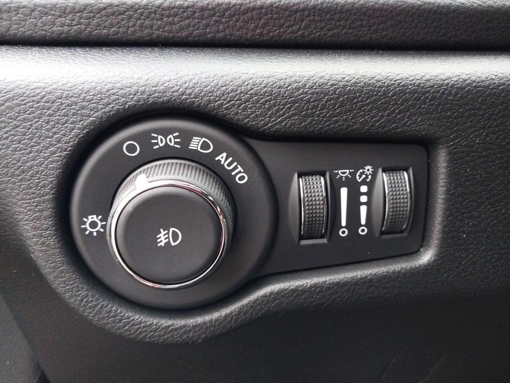 new 2026 Chrysler Pacifica car, priced at $47,915