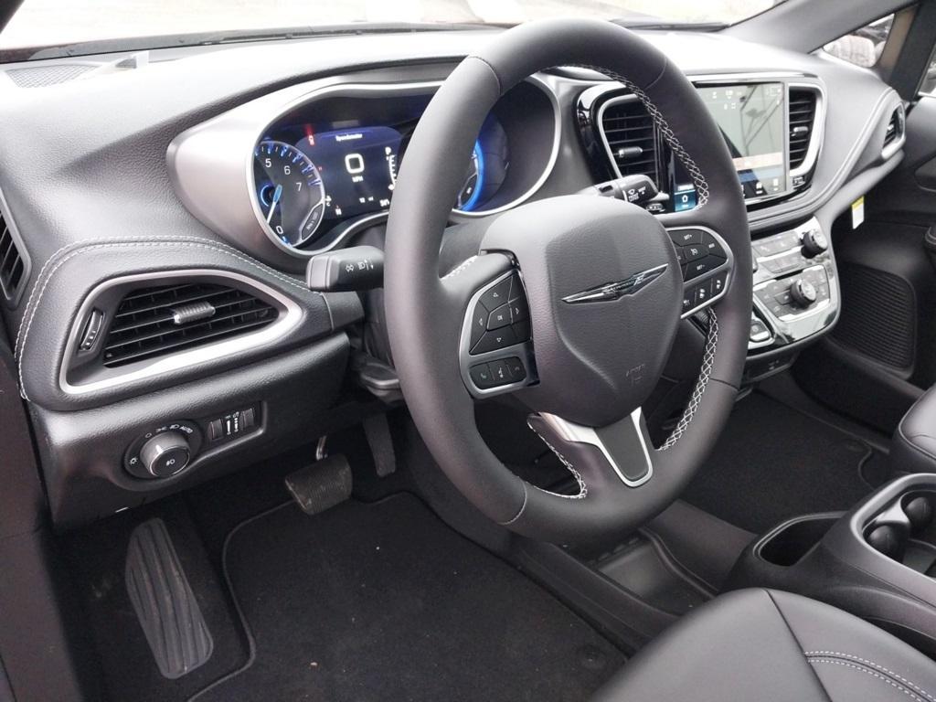 new 2026 Chrysler Pacifica car, priced at $47,915