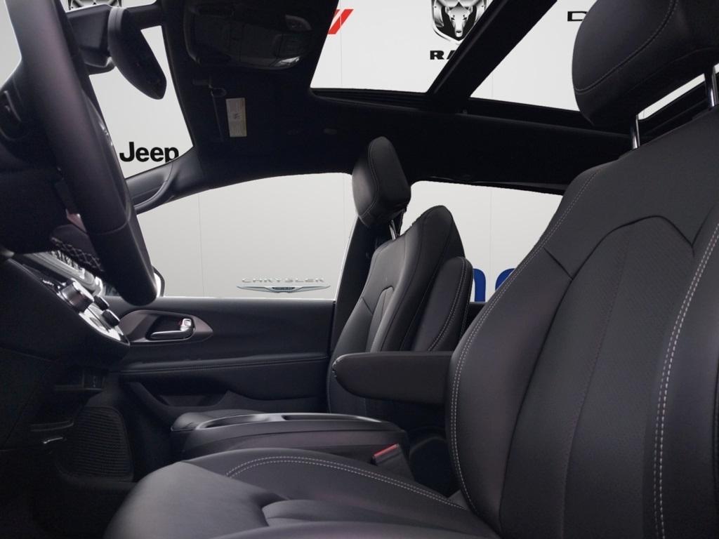 new 2026 Chrysler Pacifica car, priced at $47,915